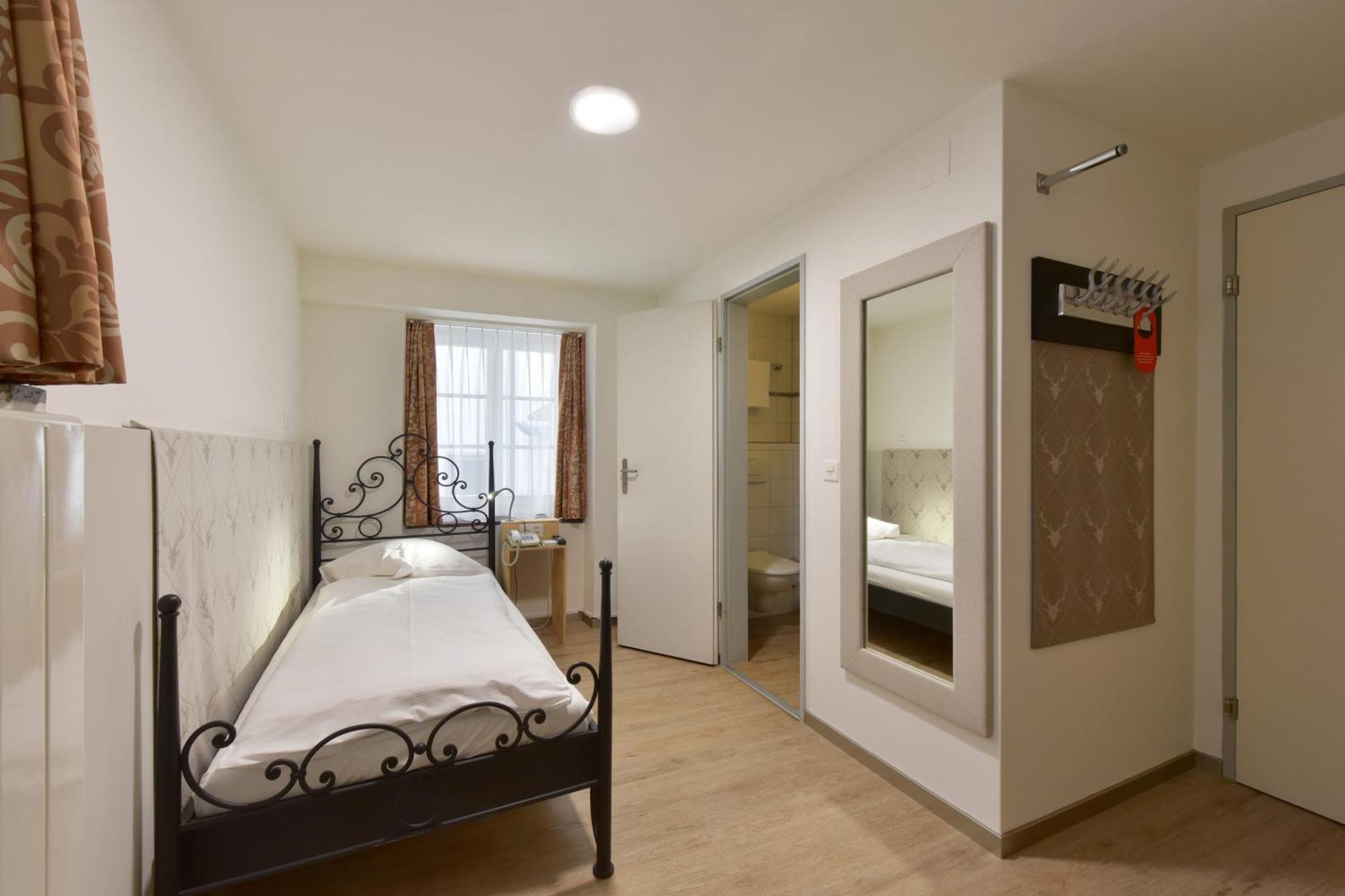 Hotel Hirschen Zurich Exterior photo