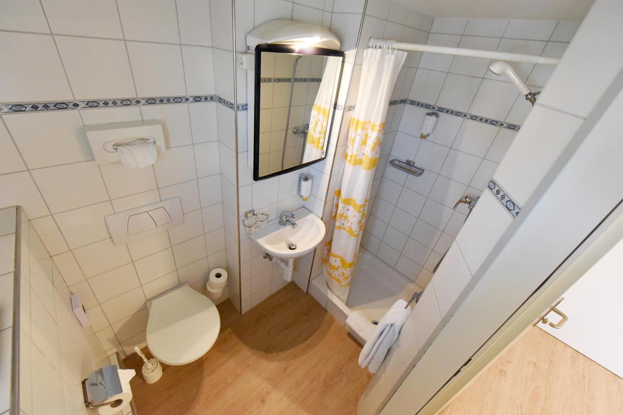 Hotel Hirschen Zurich Room photo