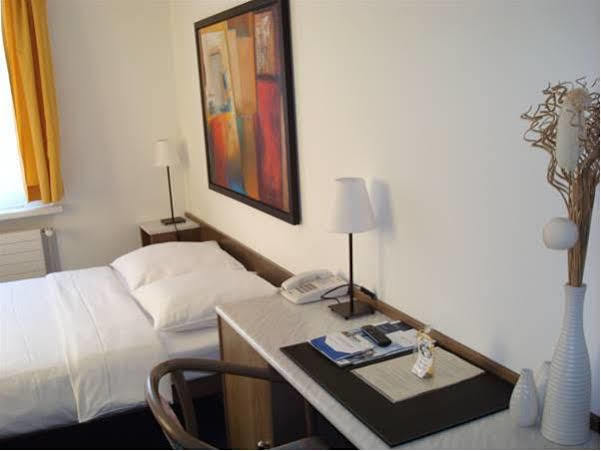 Hotel Hirschen Zurich Exterior photo